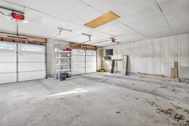 $305,000 | 2950 Stone House Road, De Soto, MO 63020