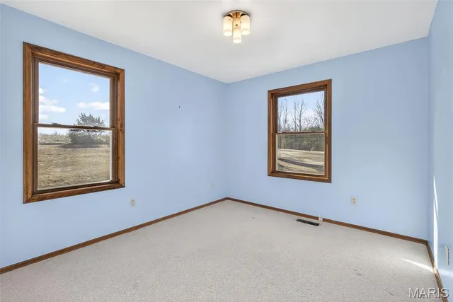 $305,000 | 2950 Stone House Road, De Soto, MO 63020