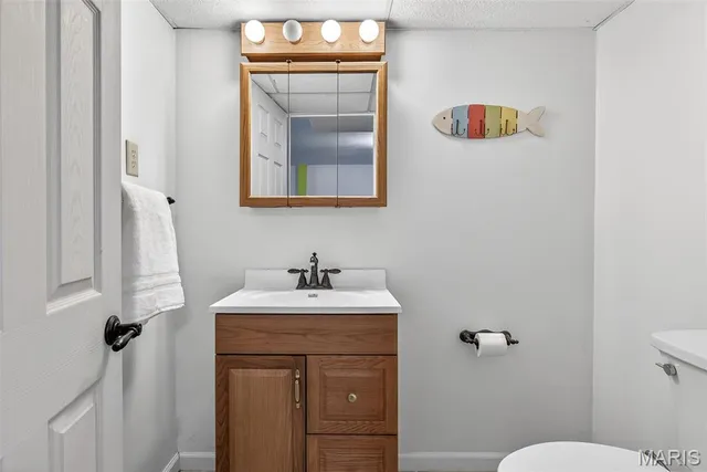 $305,000 | 2950 Stone House Road, De Soto, MO 63020