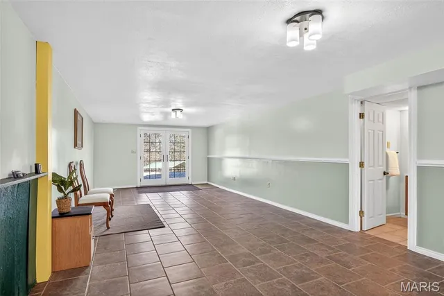 $305,000 | 2950 Stone House Road, De Soto, MO 63020