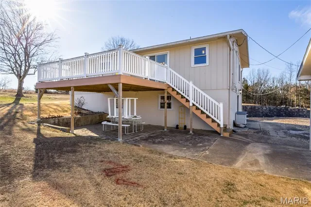 $305,000 | 2950 Stone House Road, De Soto, MO 63020