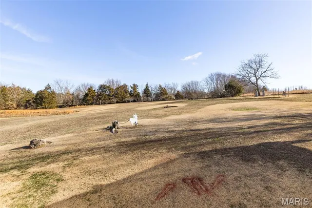 $305,000 | 2950 Stone House Road, De Soto, MO 63020