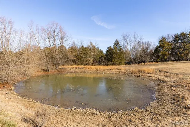 $305,000 | 2950 Stone House Road, De Soto, MO 63020