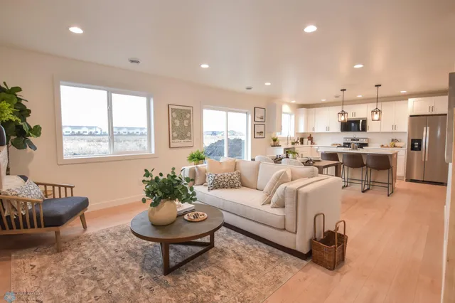 $347,000 | 2420 38th Avenue South, Moorhead, MN 56560