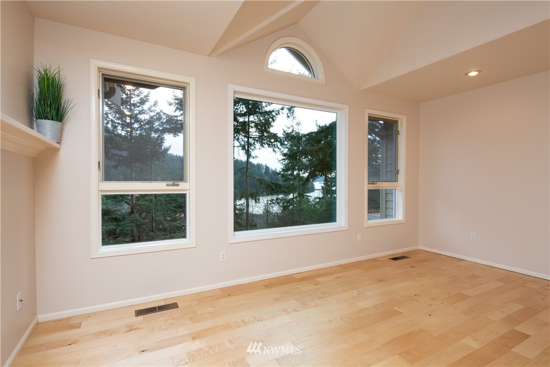 208 Sea Pines Road Bellingham, WA 98229 - Photo 15 of 34 an empty room with windows