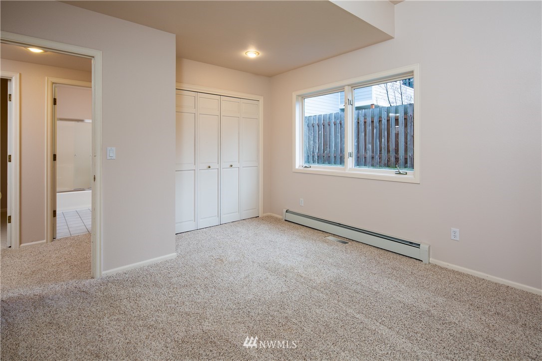 208 Sea Pines Road Bellingham, WA 98229 - Photo 26 of 34 an empty room with windows