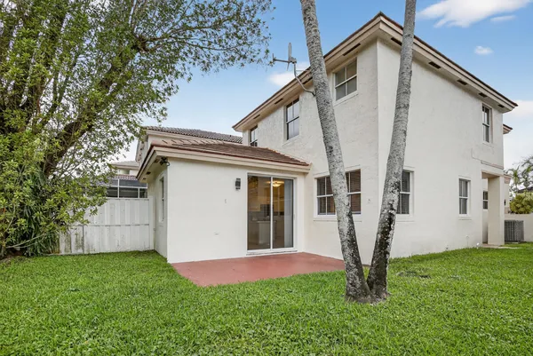 $3,750 | 7524 Northwest 1st Place, Plantation, FL 33317