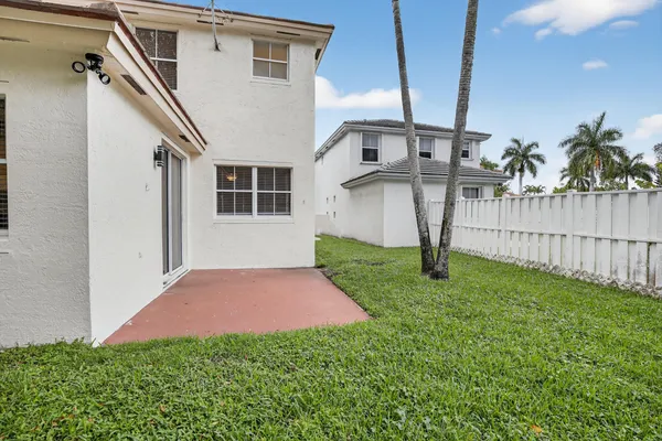 $3,750 | 7524 Northwest 1st Place, Plantation, FL 33317