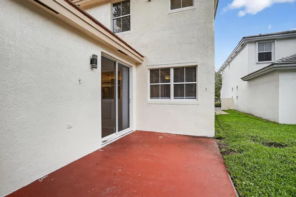 $3,750 | 7524 Northwest 1st Place, Plantation, FL 33317