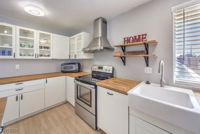 $1,850,000 | 5215 North Riley Street, Las Vegas, NV 89149