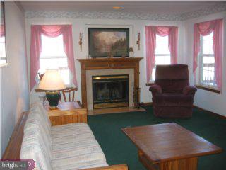 407 Chestnut Tree Road Elverson, PA 19520 - Photo 2 of 6 Gallery Image 2