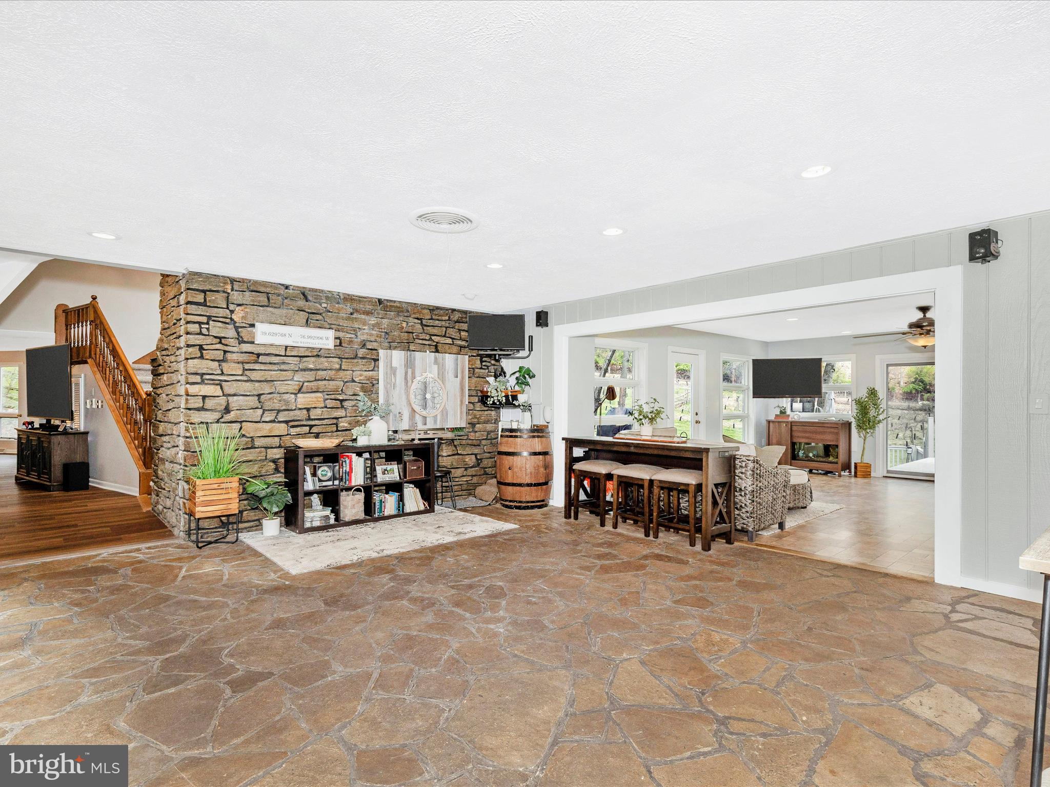 111 Bachmans Valley Road Westminster, MD 21158 - Photo 12 of 97 Foyer