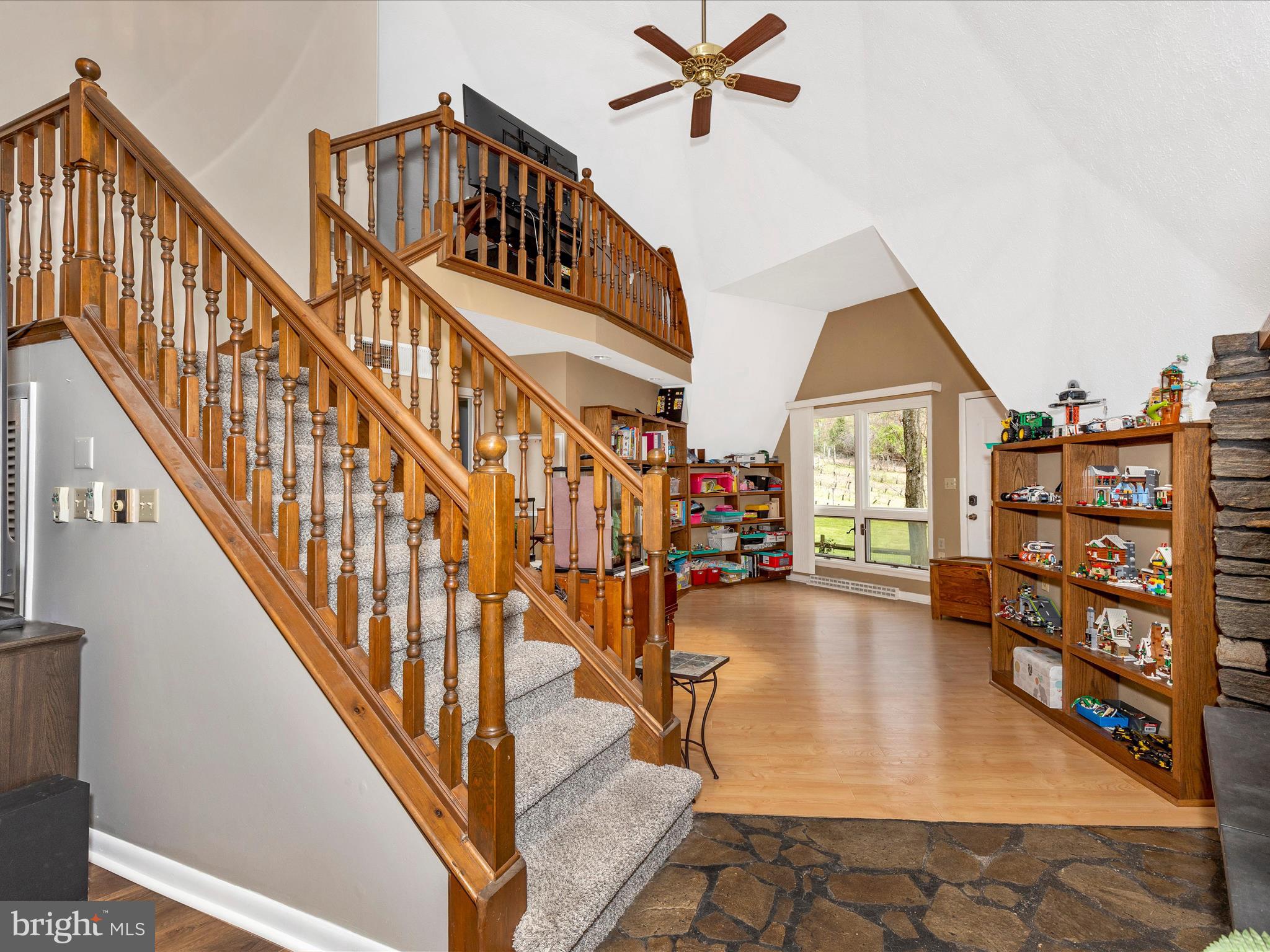 111 Bachmans Valley Road Westminster, MD 21158 - Photo 31 of 97 Staircase