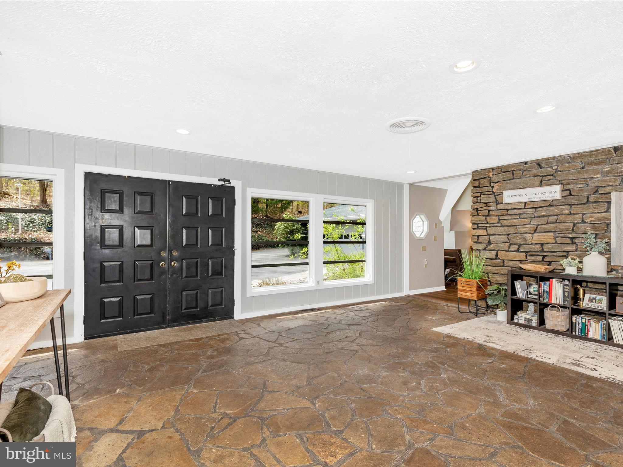 111 Bachmans Valley Road Westminster, MD 21158 - Photo 10 of 97 Foyer