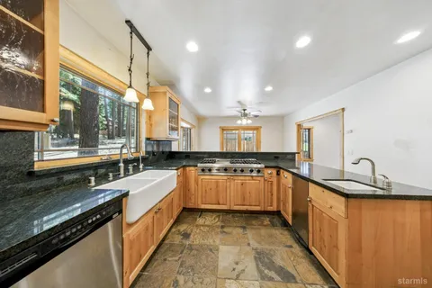 $980,000 | 1932 Apache Avenue, South Lake Tahoe, CA 96150