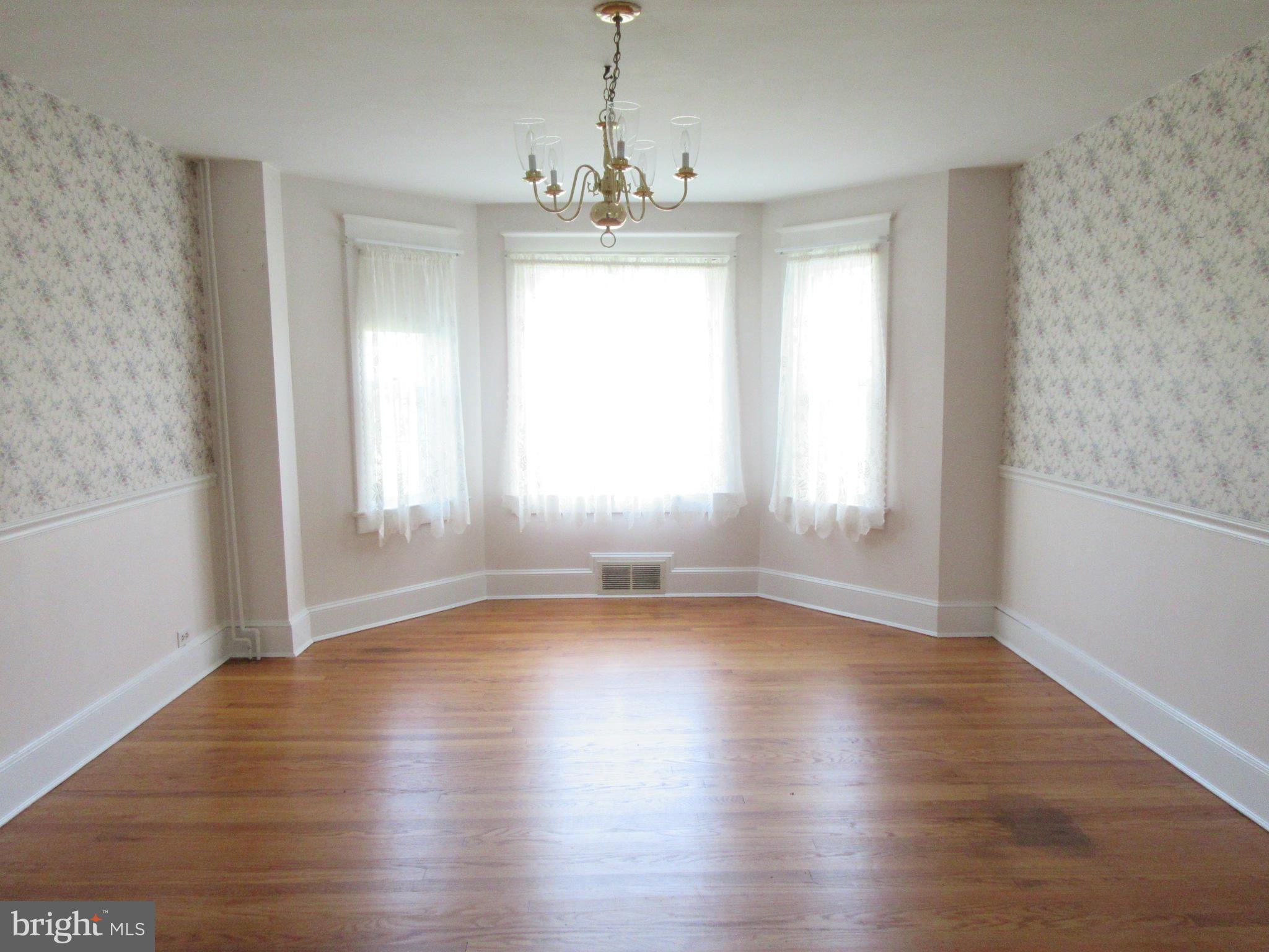 19404 Aquasco Road Aquasco, MD 20608 - Photo 4 of 16 Dining Room