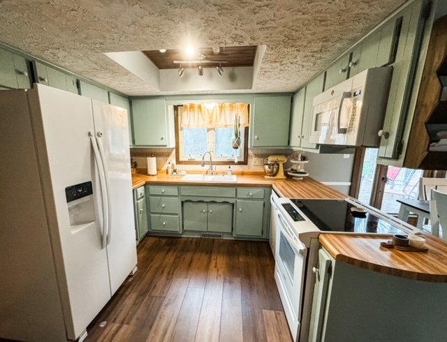 8552 Trails Run Road Indianapolis, IN 46217 - Photo 6 of 22 Gallery Image 6