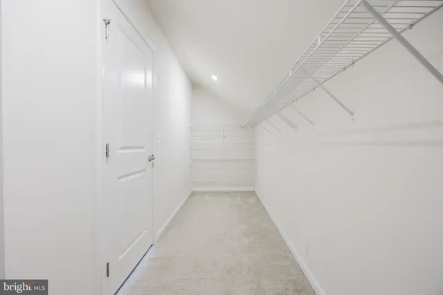 a view of entryway with patio