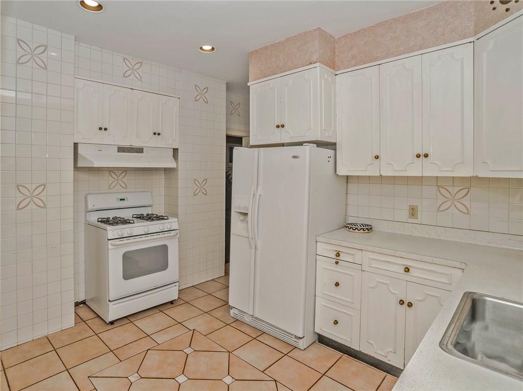 1240 Murdoch Road Pittsburgh, PA 15217 - Photo 11 of 25 Gallery Image 11