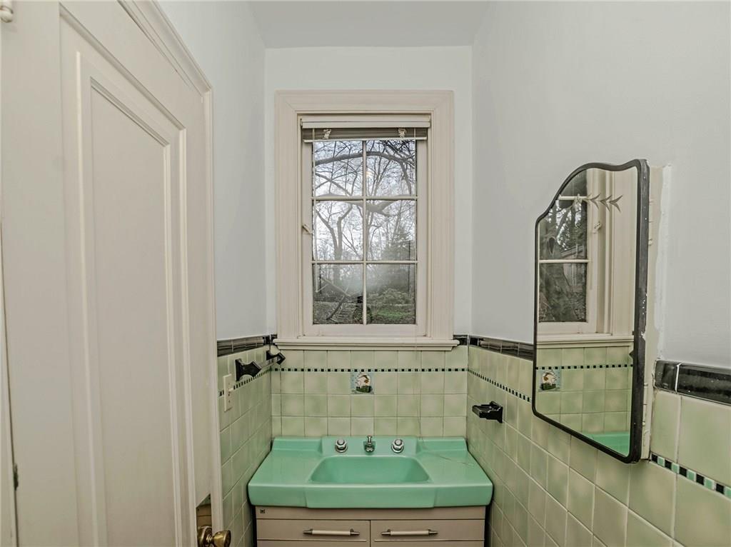1240 Murdoch Road Pittsburgh, PA 15217 - Photo 24 of 25 Gallery Image 24