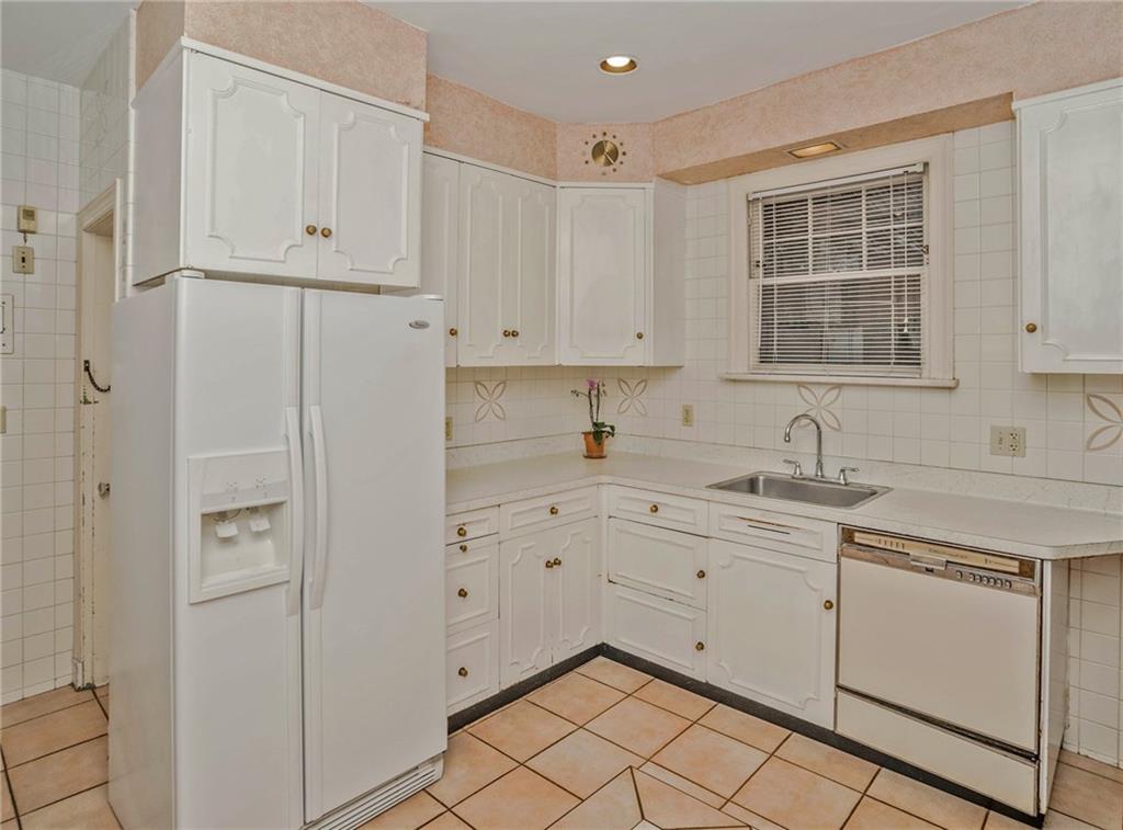 1240 Murdoch Road Pittsburgh, PA 15217 - Photo 10 of 25 Gallery Image 10