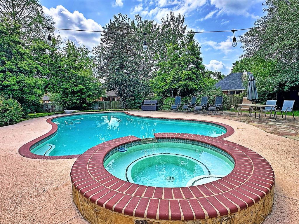 912 Van Winkle Circle Athens, TX 75751 - Photo 12 of 14 a small pool with lawn chairs