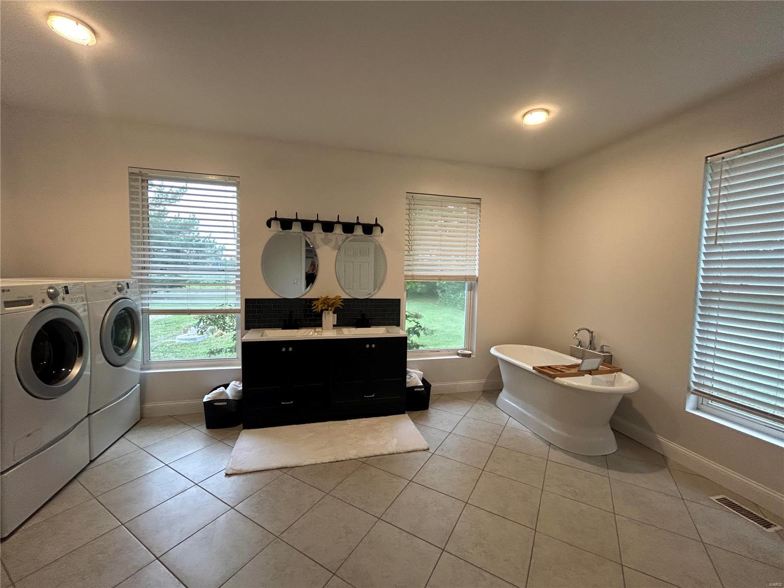 10990 Lake Road Highland, IL 62249 - Photo 15 of 27