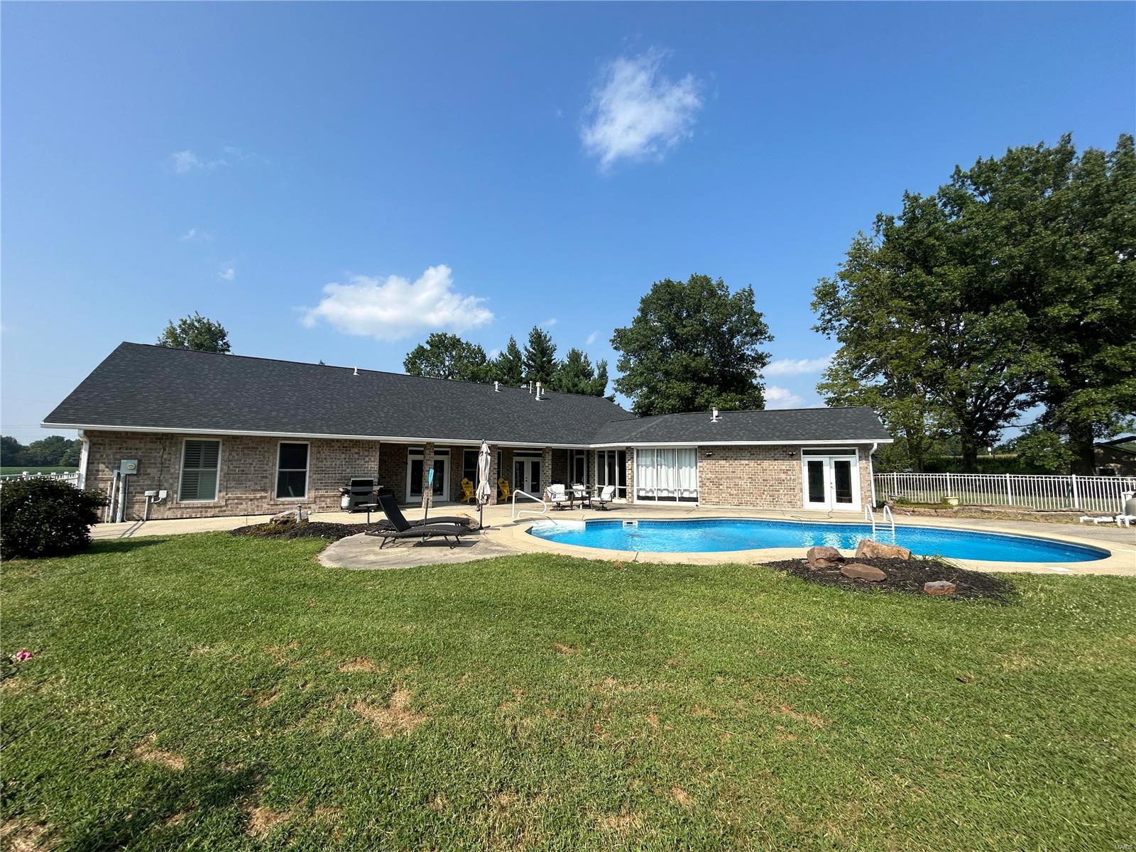 10990 Lake Road Highland, IL 62249 - Photo 23 of 27