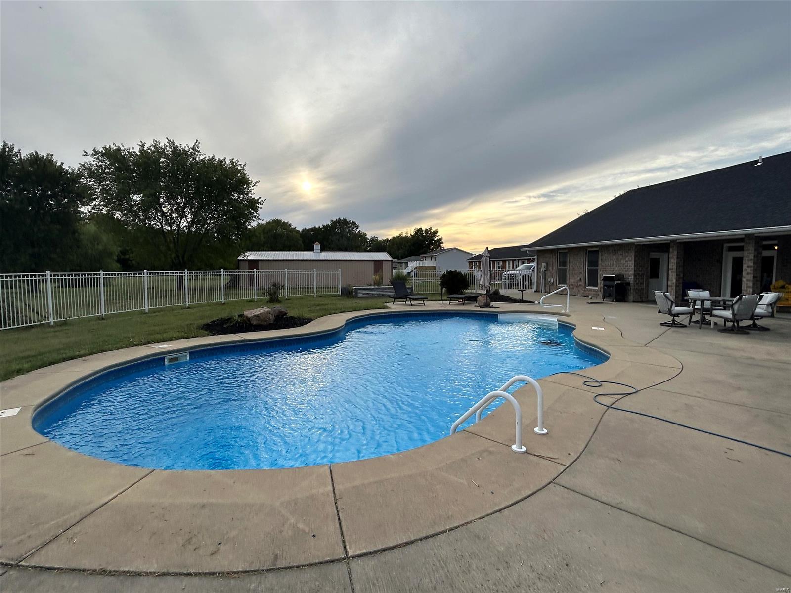 10990 Lake Road Highland, IL 62249 - Photo 24 of 27