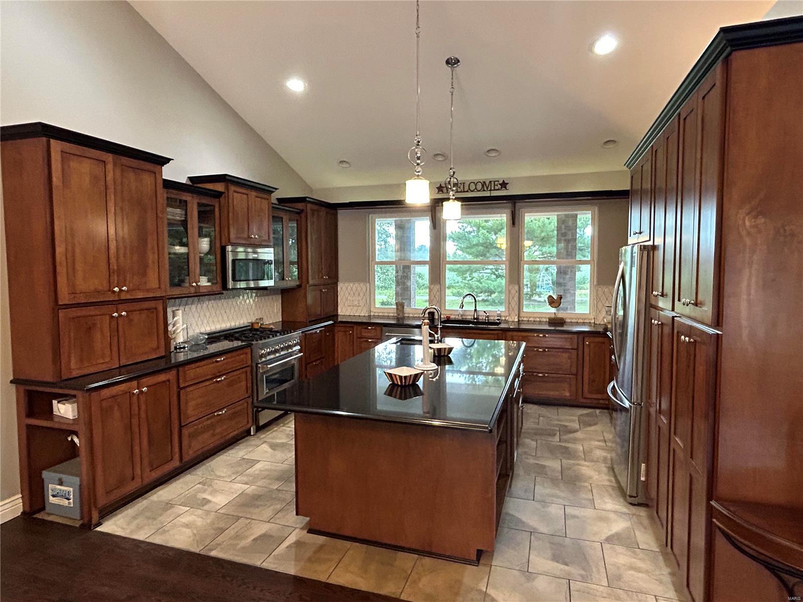 10990 Lake Road Highland, IL 62249 - Photo 3 of 27