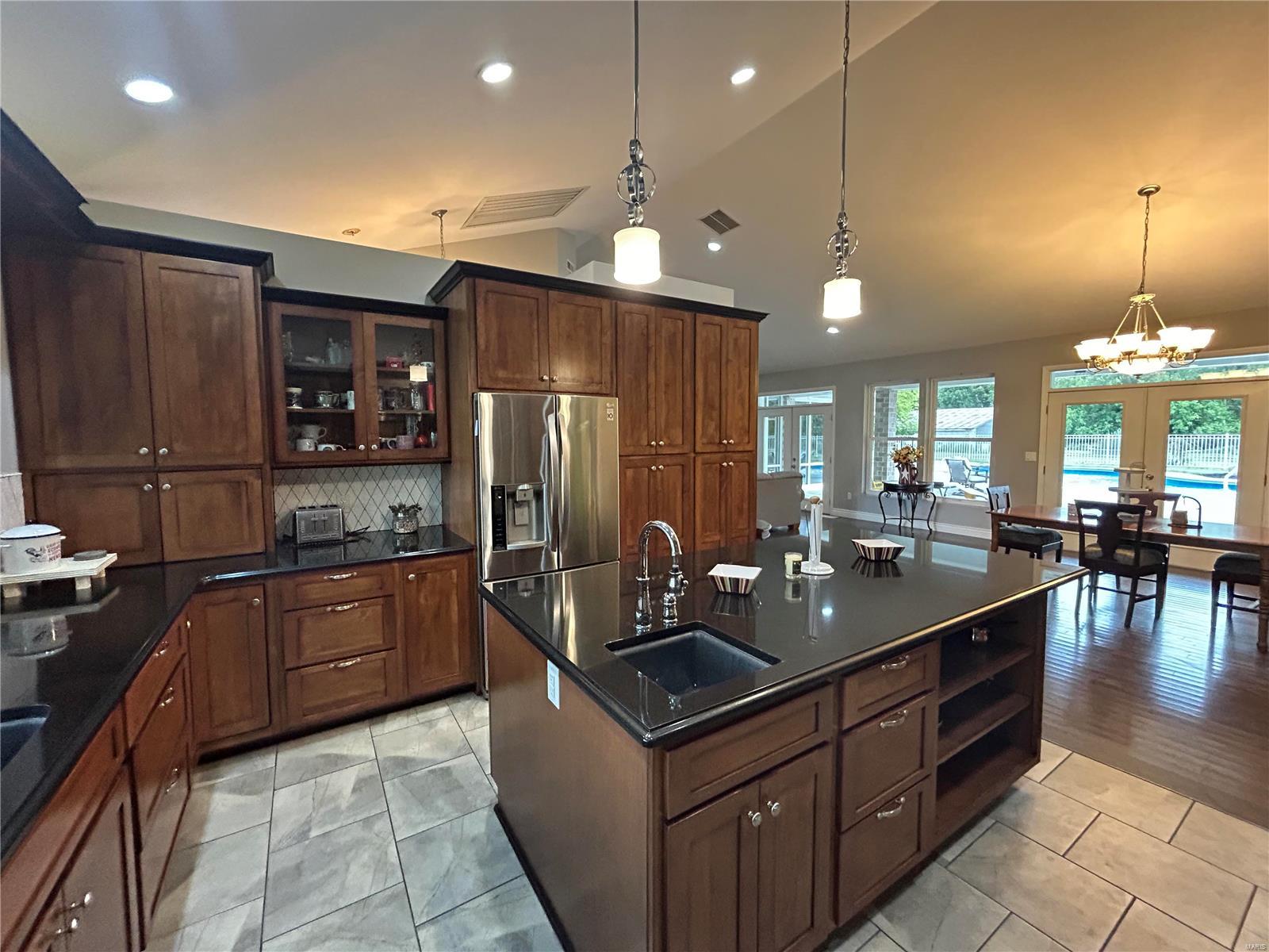 10990 Lake Road Highland, IL 62249 - Photo 6 of 27