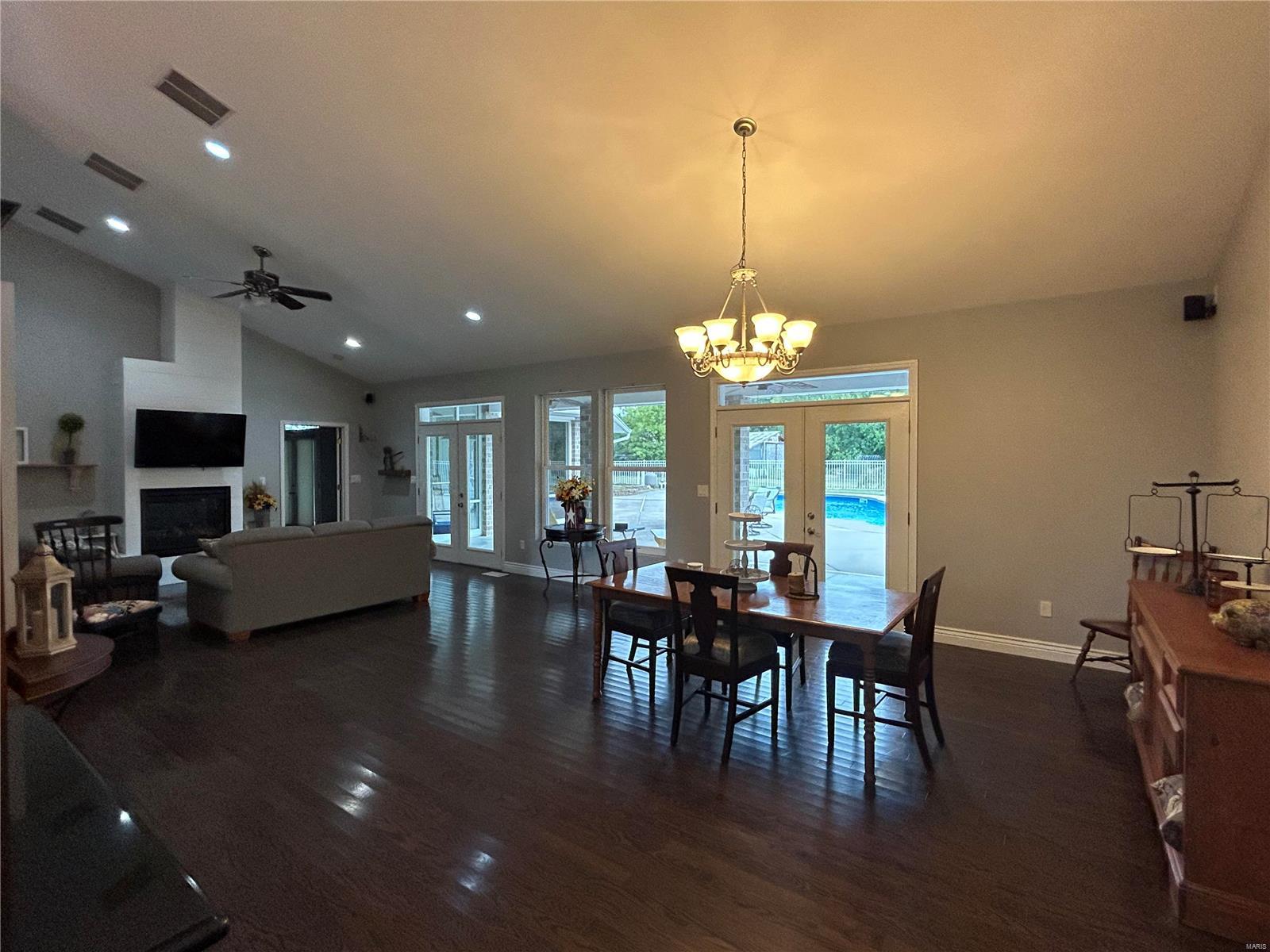 10990 Lake Road Highland, IL 62249 - Photo 9 of 27
