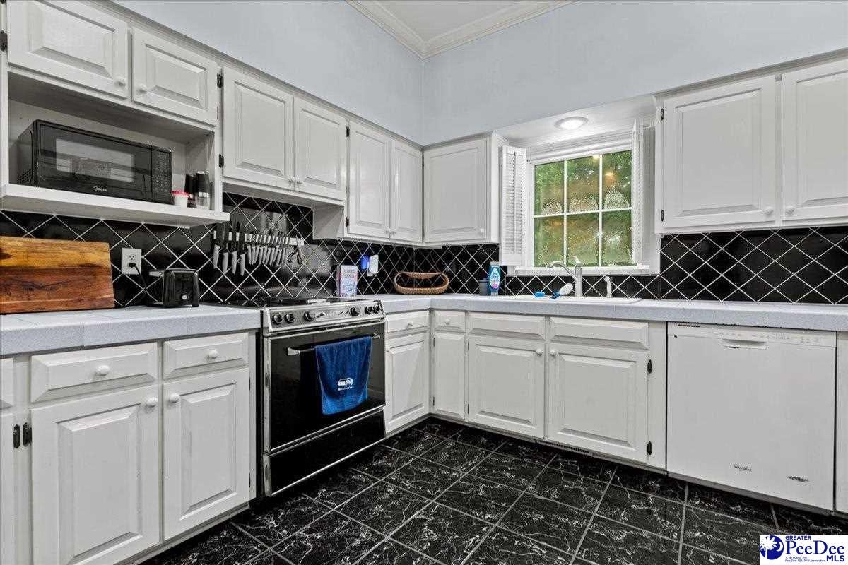 4044 Willow Creek Road Florence, SC 29505 - Photo 15 of 54 Gallery Image 15