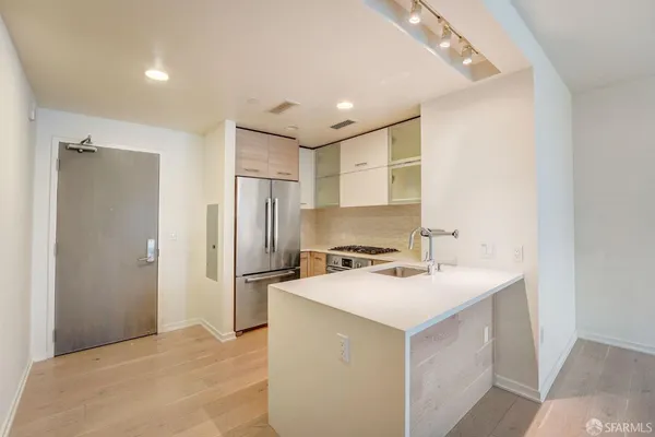 $4,000 | 451 Donahue Street, Unit 304, San Francisco, CA 94124