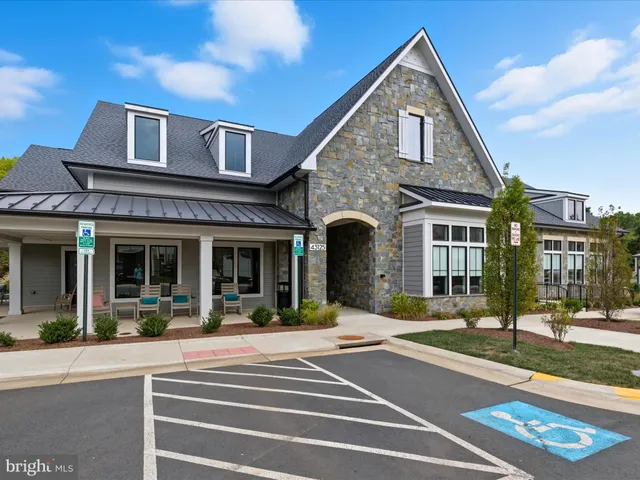 $1,228,000 | 43221 Greeley Square, Ashburn, VA 20148