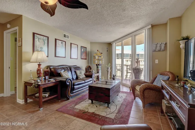 $1,600 | 2000 New River Inlet Road, Unit 1511, North Topsail Beach, NC 28460