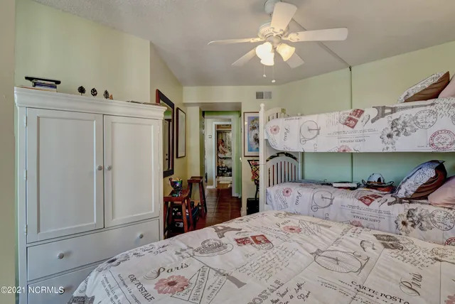 $1,600 | 2000 New River Inlet Road, Unit 1511, North Topsail Beach, NC 28460