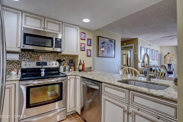 $1,600 | 2000 New River Inlet Road, Unit 1511, North Topsail Beach, NC 28460