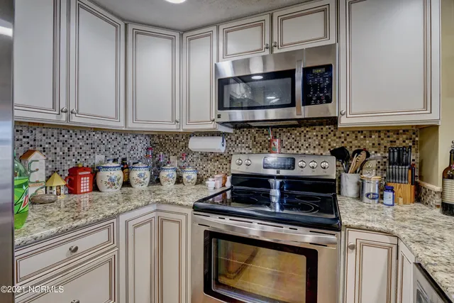 $1,600 | 2000 New River Inlet Road, Unit 1511, North Topsail Beach, NC 28460