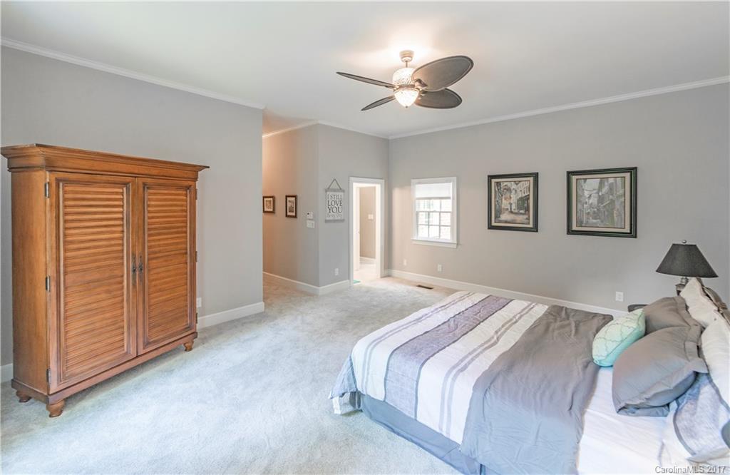2901 Plantation Road Charlotte, NC 28270 - Photo 13 of 24 Gallery Image 13