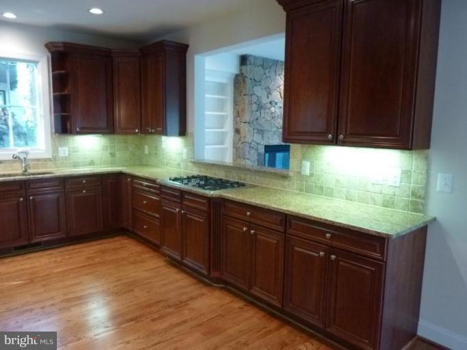 4517 25th Road North Arlington, VA 22207 - Photo 6 of 26 Kitchen