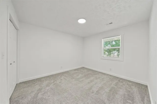 $1,315,000 | 1001 Twin Oaks Terrace, Harrisonville, MO 64701