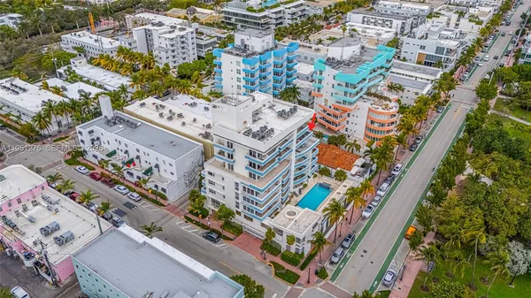 $11,500 | 200 Ocean Drive, Unit 8F, Miami Beach, FL 33139
