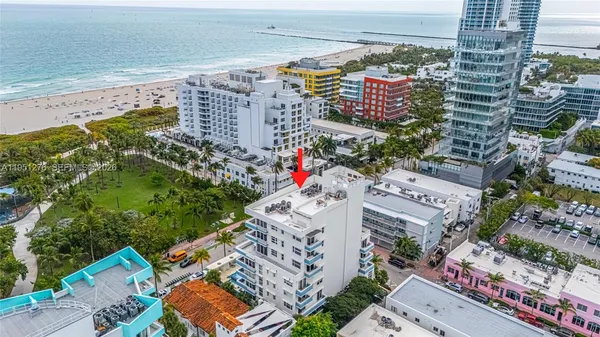 $11,500 | 200 Ocean Drive, Unit 8F, Miami Beach, FL 33139