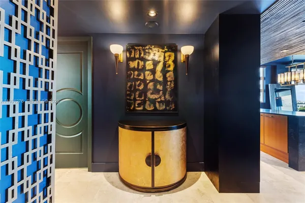 $11,500 | 200 Ocean Drive, Unit 8F, Miami Beach, FL 33139