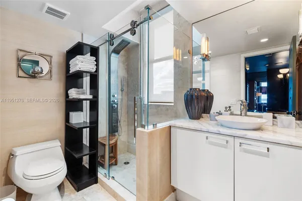 $11,500 | 200 Ocean Drive, Unit 8F, Miami Beach, FL 33139