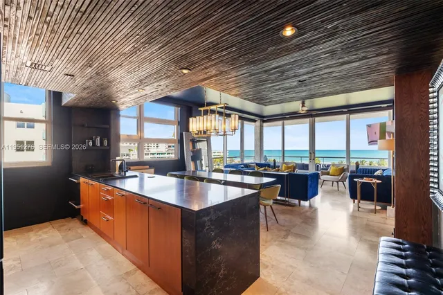 $15,000 | 200 Ocean Drive, Unit 8F, Miami Beach, FL 33139