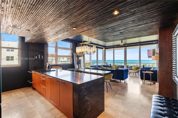 $11,500 | 200 Ocean Drive, Unit 8F, Miami Beach, FL 33139