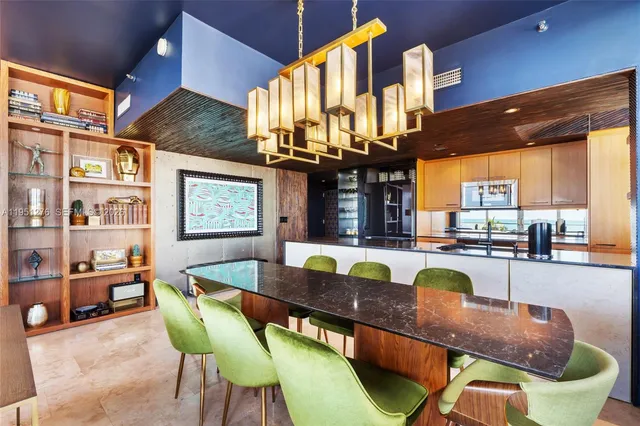 $15,000 | 200 Ocean Drive, Unit 8F, Miami Beach, FL 33139