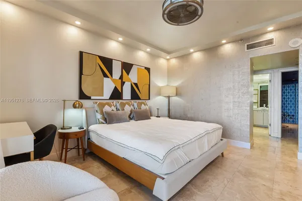$11,500 | 200 Ocean Drive, Unit 8F, Miami Beach, FL 33139